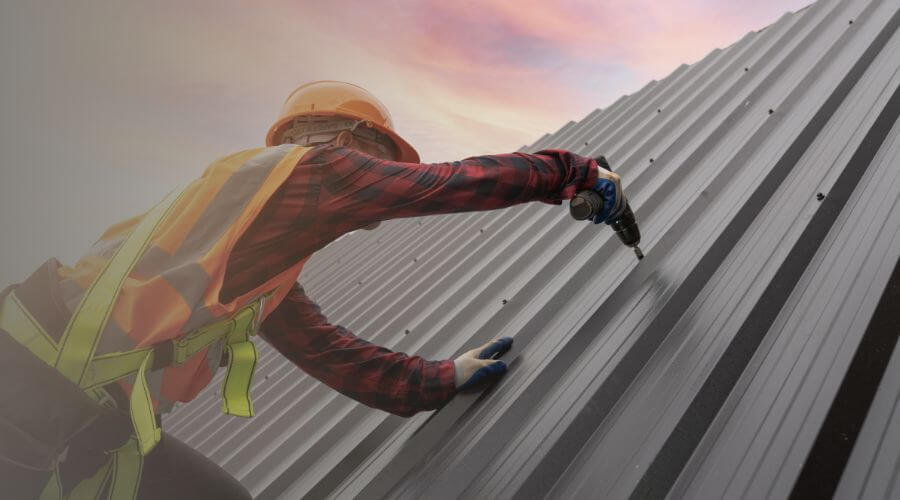 Expert Emergency Roof Repairs services in Stonefort, IL